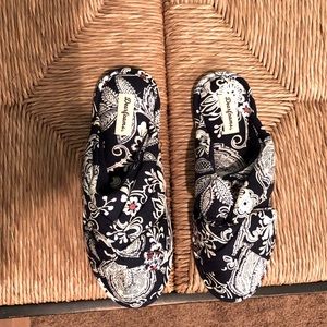 Women’s dearfoams paisley slippers